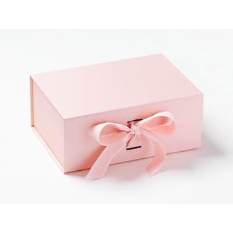 Presentbox med band Rosa, 23,5 x 17 x 10 cm