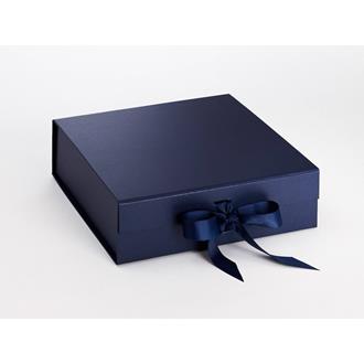 Presentbox med band Mörkblå 30 x 30 x 9 cm