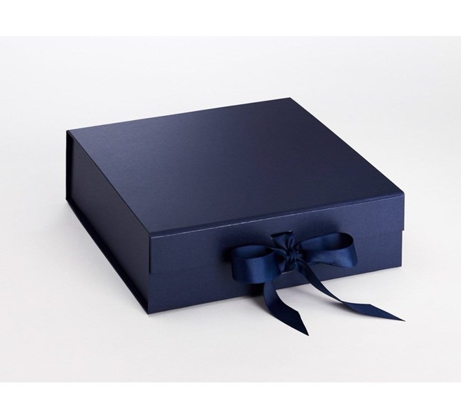 Presentbox med band Mörkblå 30 x 30 x 9 cm