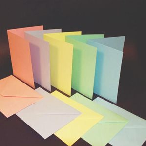 Kort & Kuvert - A6 - Pastellfärger - 50st