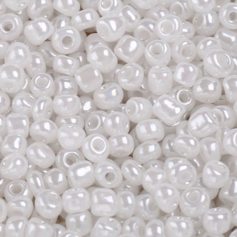 Vita glaspärlor - Pärlemor - 100g - 4mm