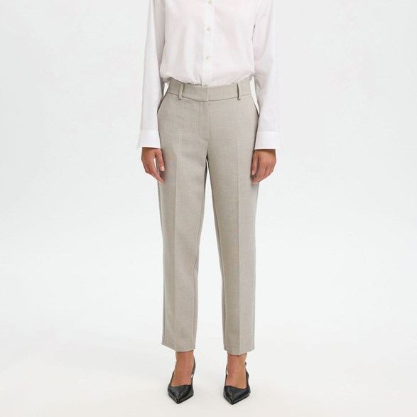 Beskurna avsmalnande byxor