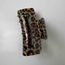 Leopardmönstrad hårklämma