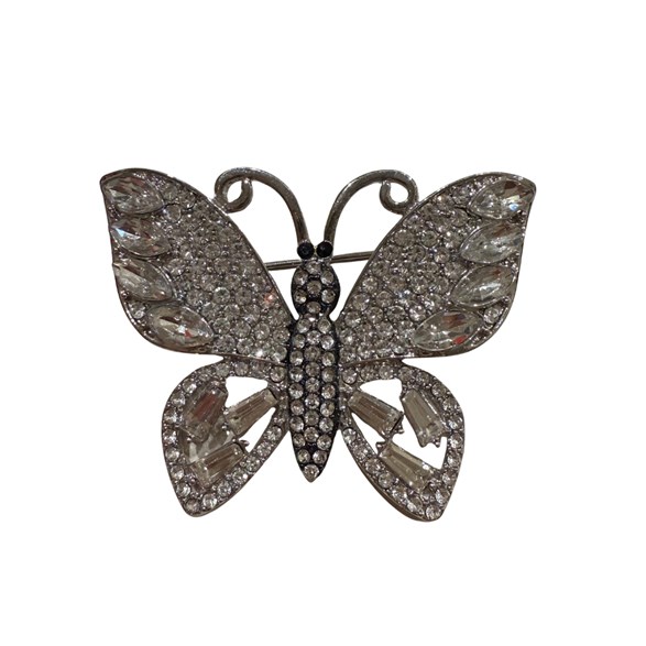 Silverglittrande fjärilsbrosch