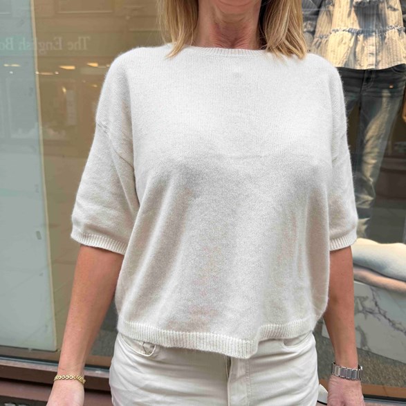 Tunnstickad kortärmad tröja