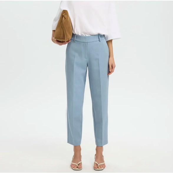 Beskurna avsmalnande byxor