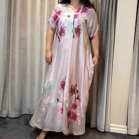 Blommig Maxi Klänning 100% Viskos.