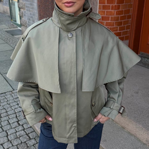 Kort trenchjacka med storm flap och hög hals