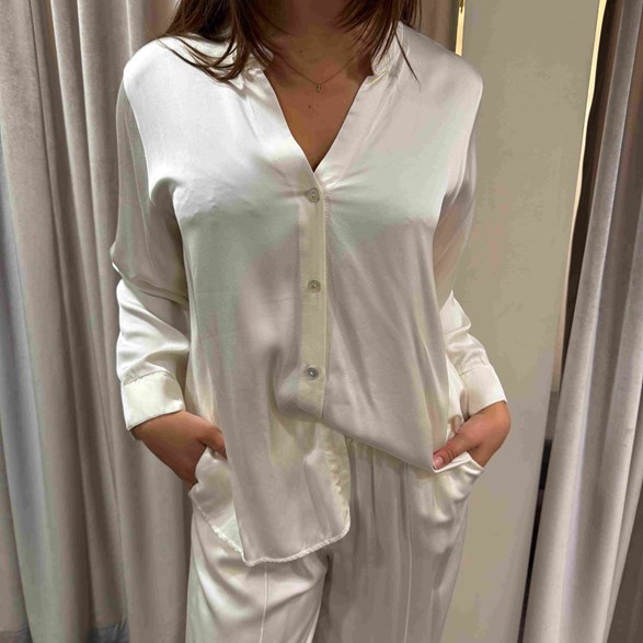 Silkesskjorta enfärgad