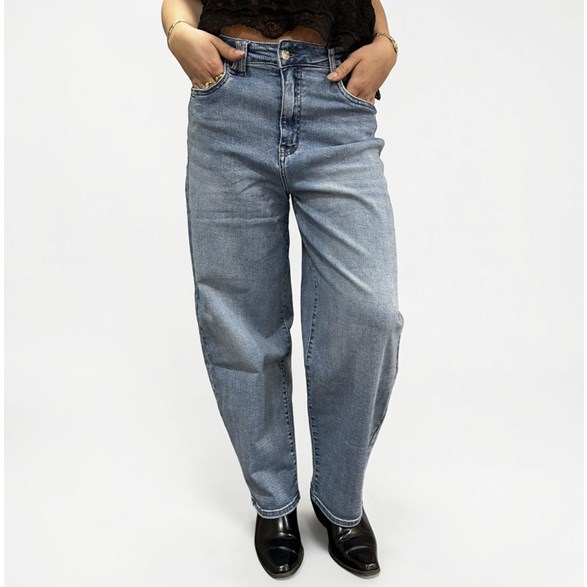 Balloon jeans
