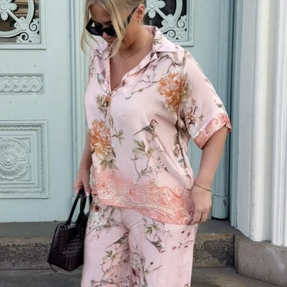 Fågelmönstrad skjorta