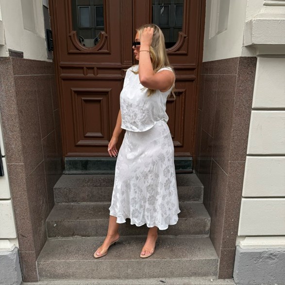 Kjol med blommönster