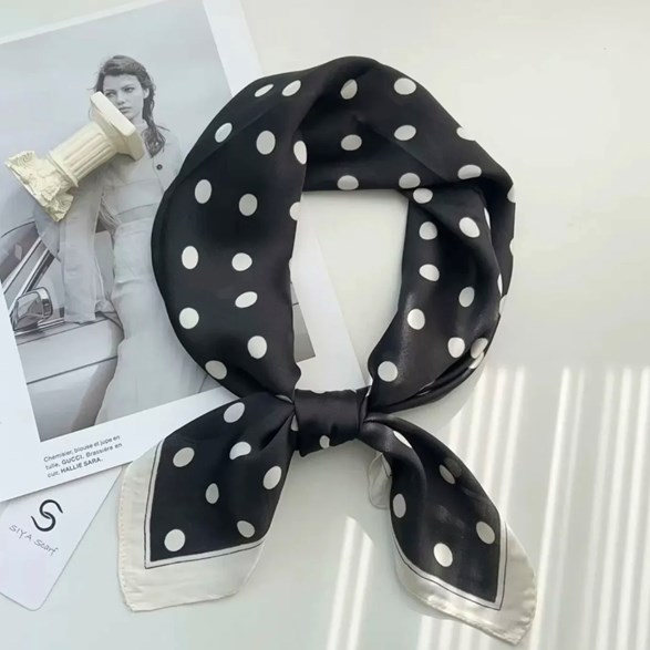 Prickig scarf – 70x70 cm