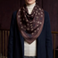 Scarf med H-print – 70x70 cm