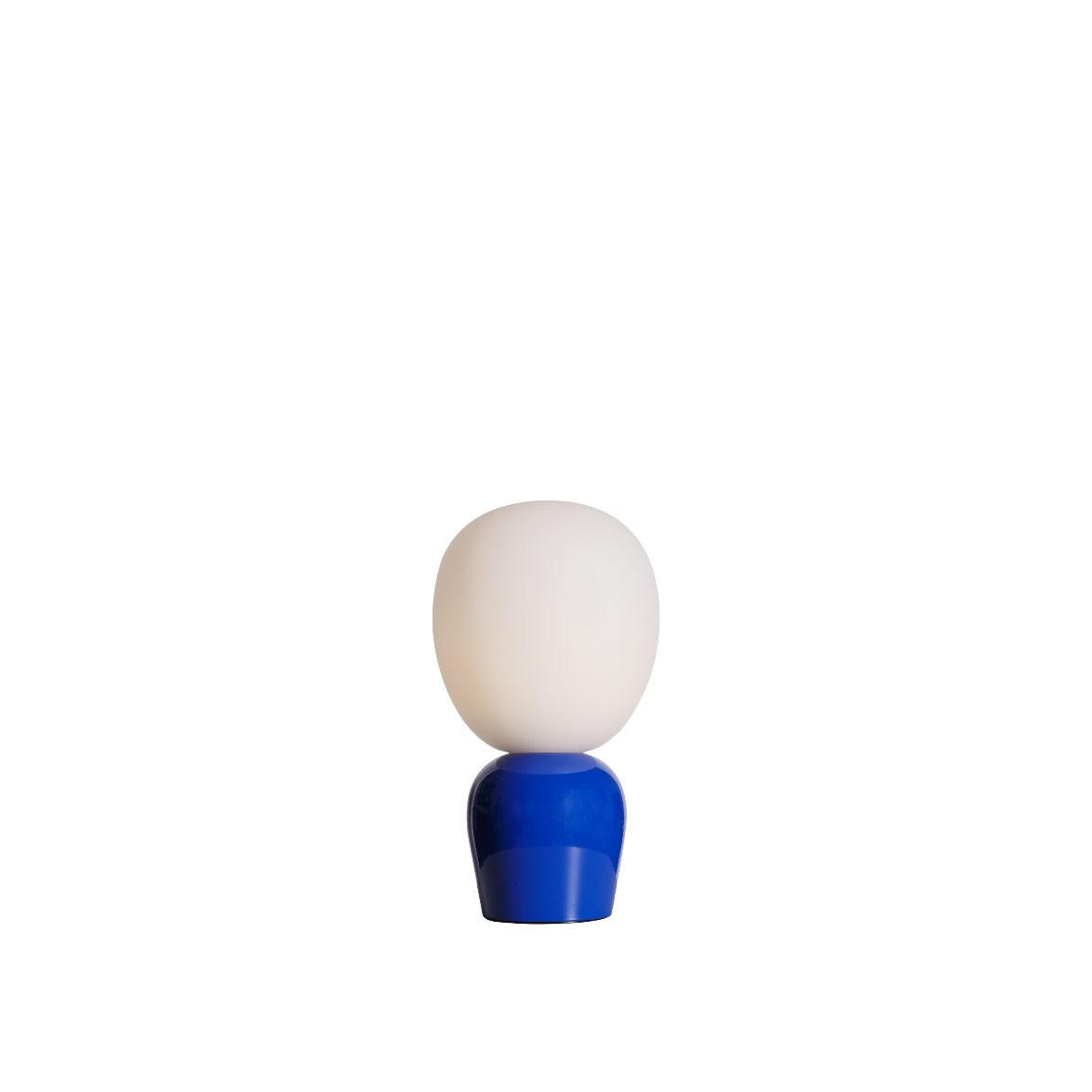 Belid Buddy bordslampa Ultramarine Blue/opal glass | Inomhusbelysning - Bordslampor - Bordslampor Interiör | Lampspecialisterna