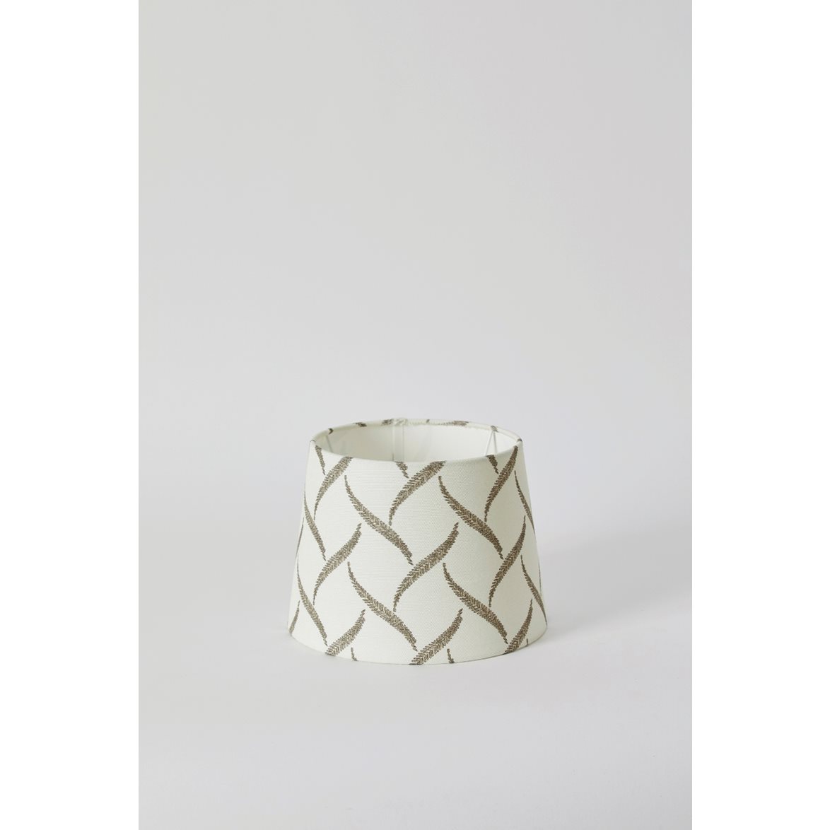 Qvist Studio Lampskärm Qvist Classic Round, 104 White, 22cm | Lampskärmar - Lampskärm bordslampor | Lampspecialisterna