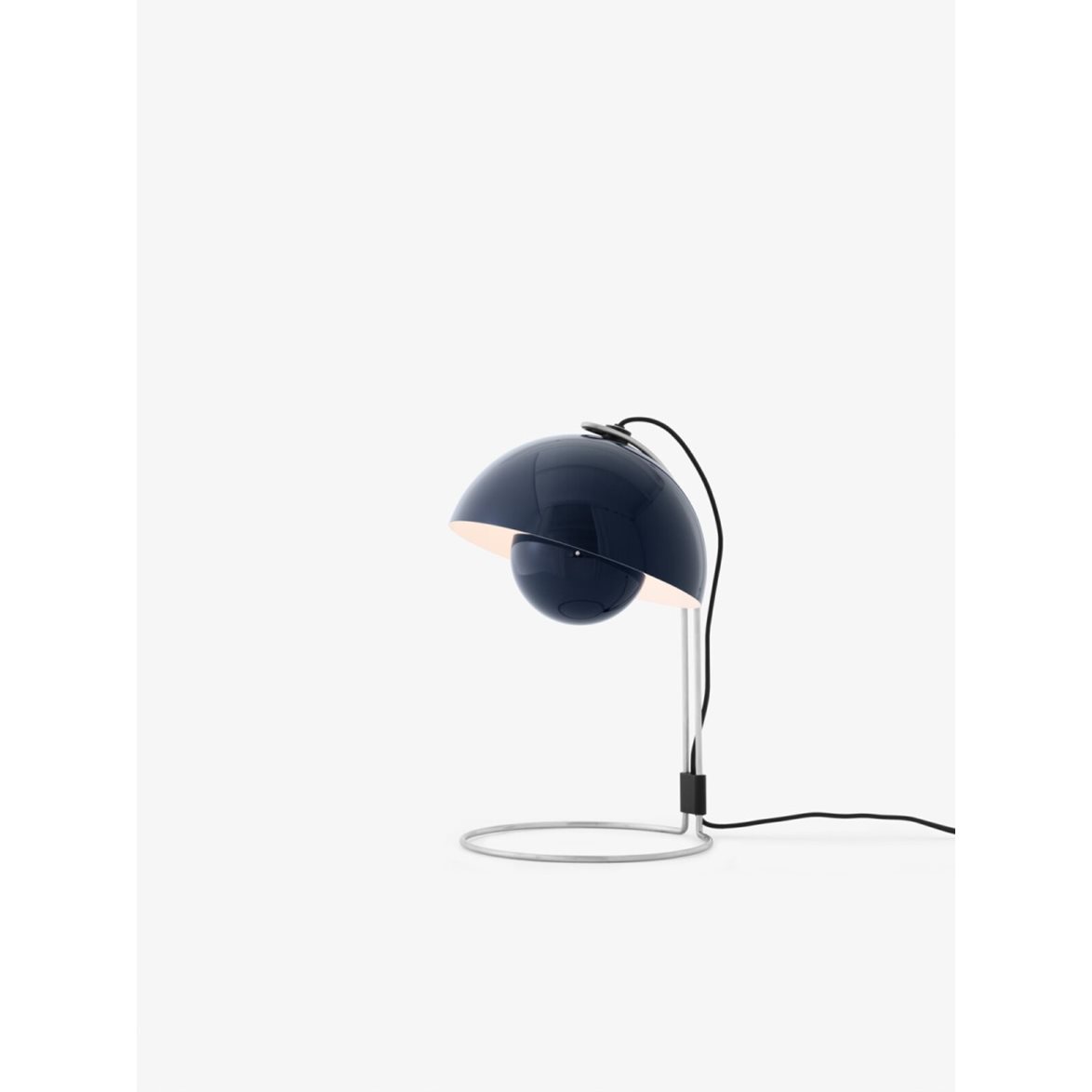 &tradition Flowerpot Bordslampa VP4 Steel Blue | Inomhusbelysning - Bordslampor - Bordslampor Interiör | Lampspecialisterna