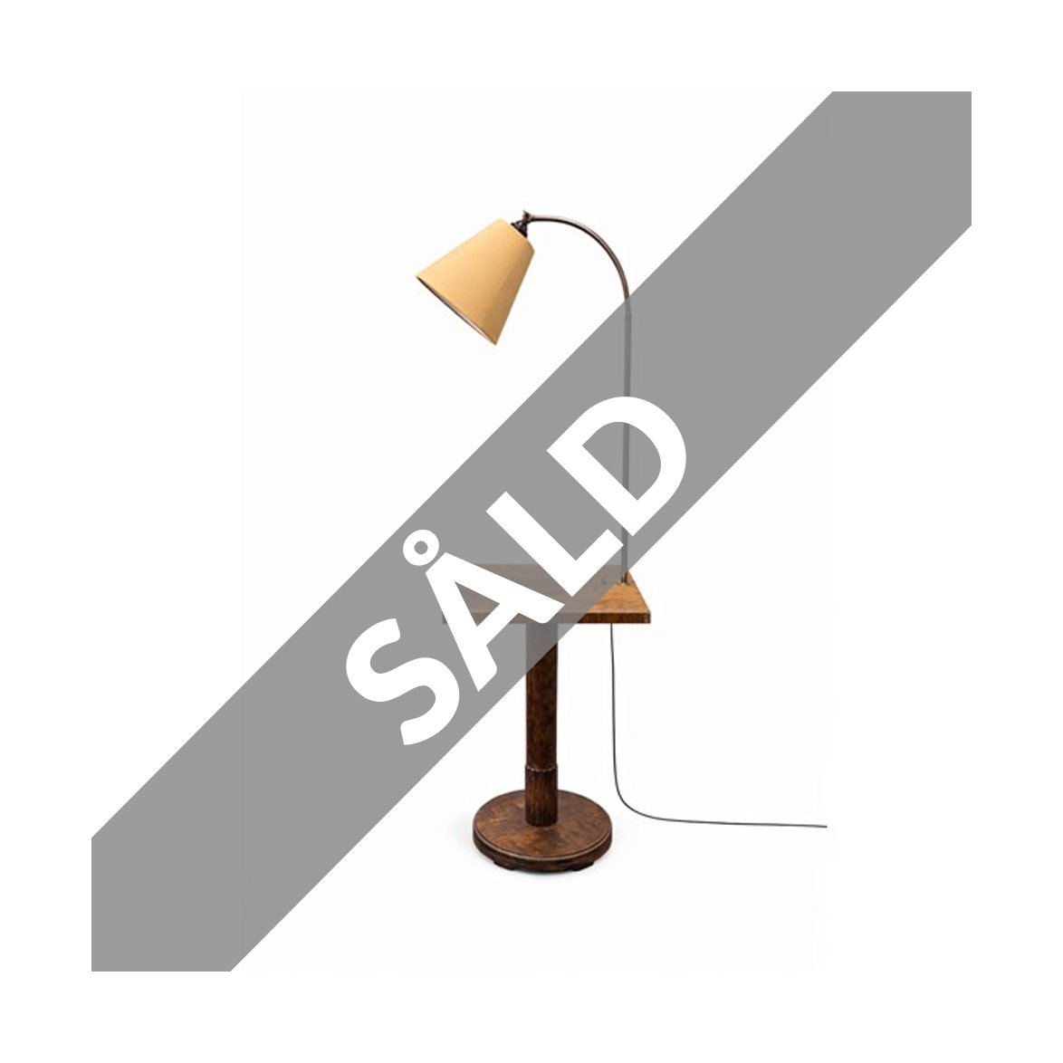 Vintage by Bright 1-2-3 Heritage Golvlampa med bord | Inomhusbelysning - Vintagelampor - Golvlampor Vintage | Lampspecialisterna