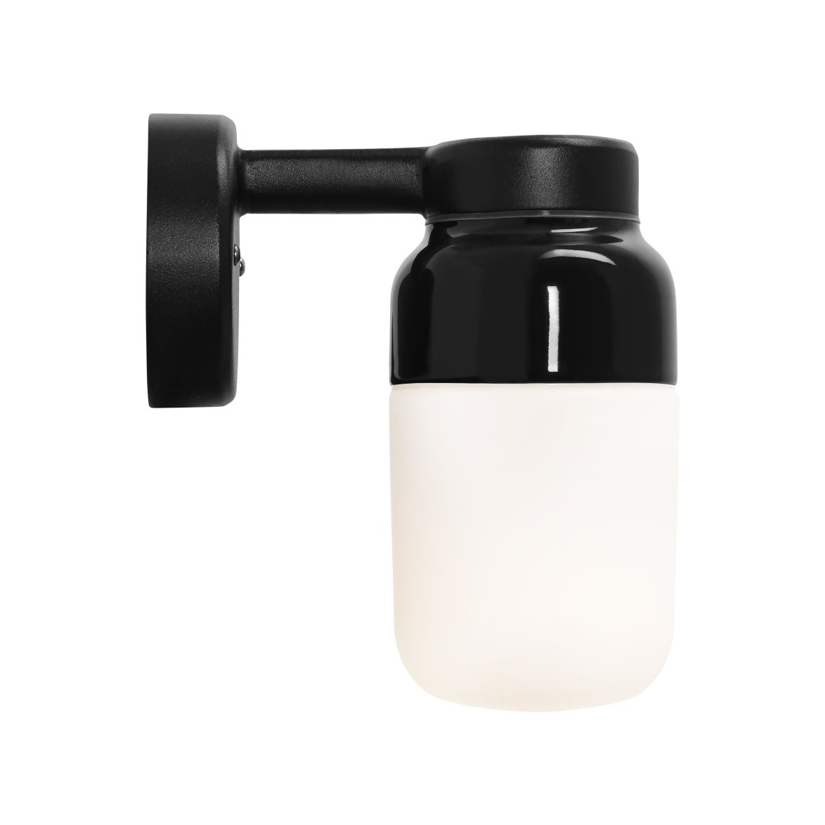 IFÖ Electric Ohm vägglampa 100 matt opal H210 svart | Badrumsbelysning - Vägglampor badrum | Lampspecialisterna