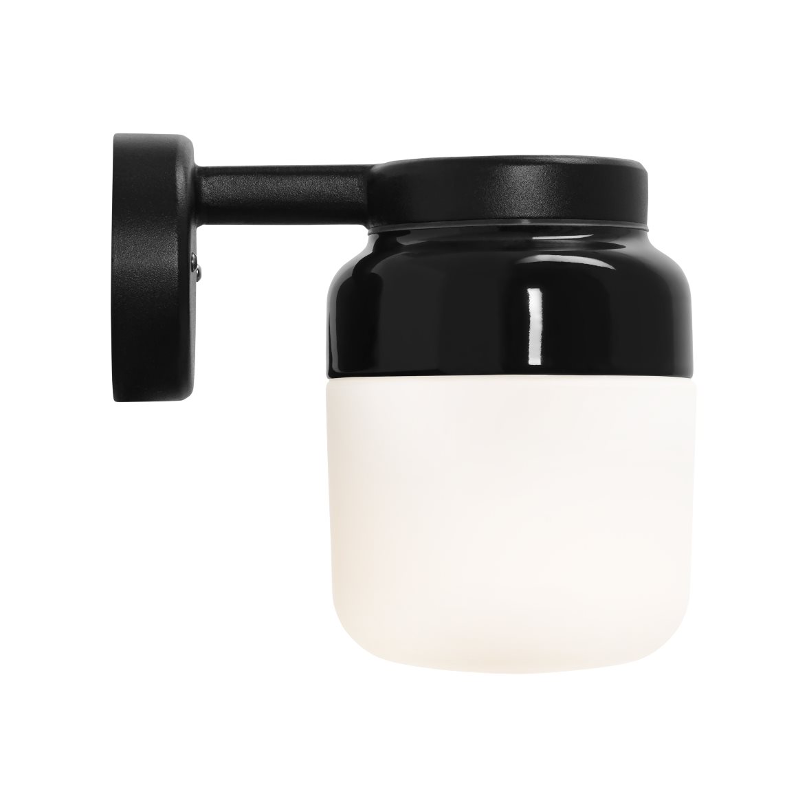 IFÖ Electric Ohm vägglampa 140 matt opalglas H205 svart | Badrumsbelysning - Vägglampor badrum | Lampspecialisterna