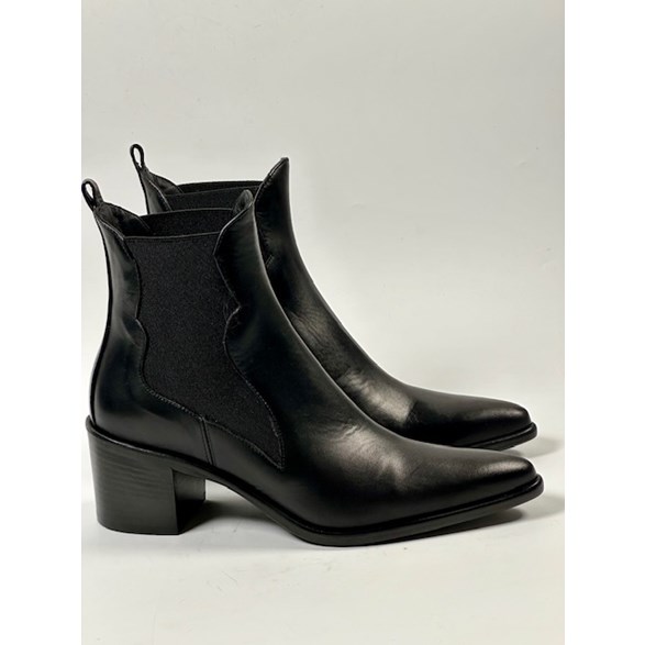 Cassie boots svart skinn