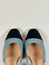 Ester slingback i ljusblå/svart skinn