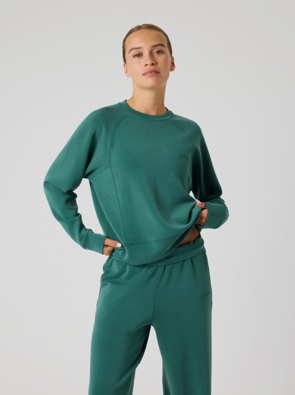 STUDIO SOFT SWEATSHIRT
