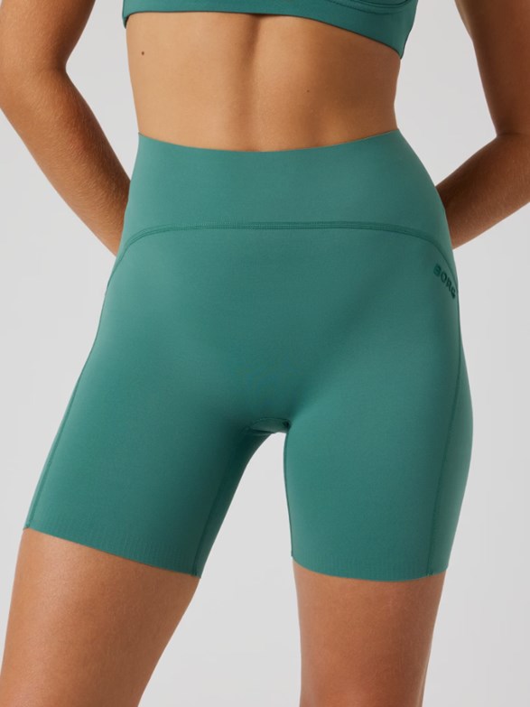 BORG SLEEK SHORTS