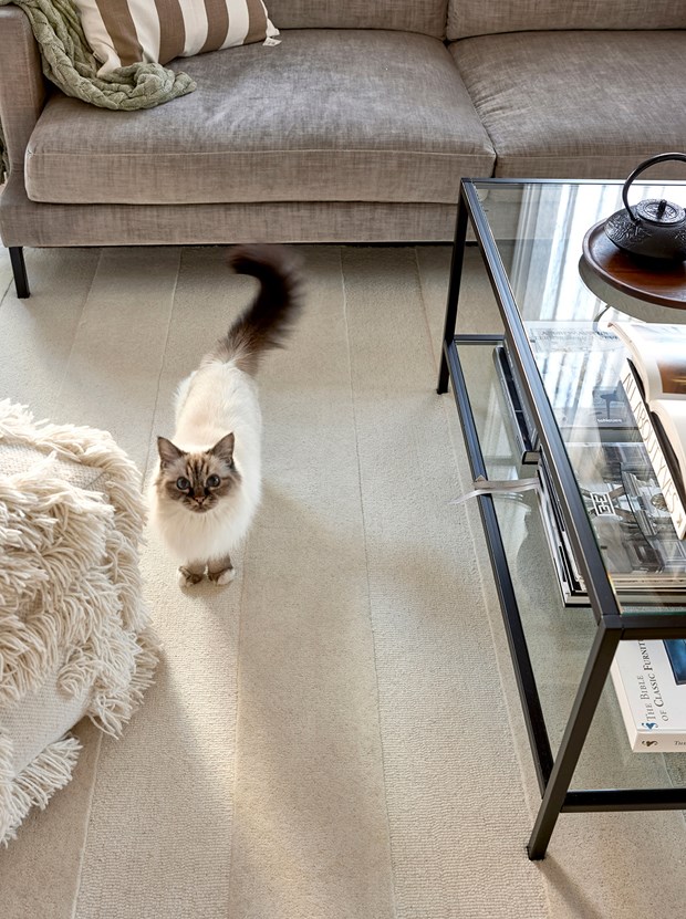 Stripe Bouclé Ivory, Classic Collection - Ullmans Mattor
