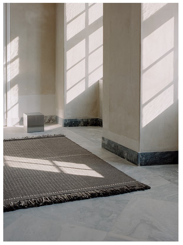 Awakened Charcoal, Linie Design