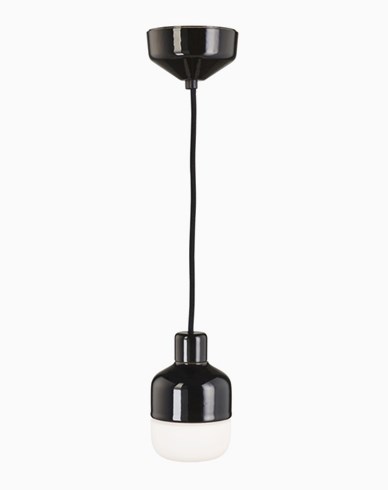 Ifö Electric Ohm Pendel 100 høyde 155 mm, matt opalt glass svart sokkel / 2m svart tekstilkabel, IP44, G9, 20W