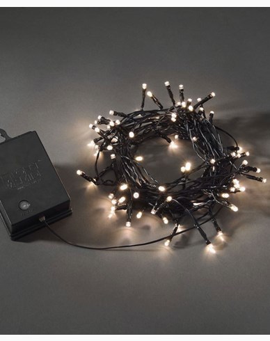 Konstsmide Ljusslinga 80vv LED skymnrelä/timer 6/9h svart kabel. Batteridriven, 2xLR20