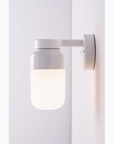 Ifö Electric Ohm Wall Vegglampe LED E27 Hvit 100/210 Opalglass IP44