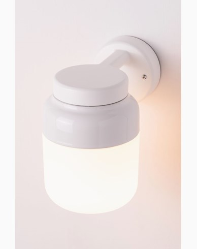 Ifö Electric Ohm Wall Vägglampa LED E27 Vit 140/205 Opalglas IP44