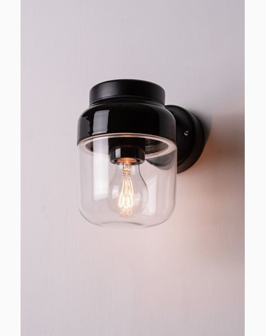 Ifö Electric Ohm Wall Vägglampa LED E27 Svart 140/205 Klarglas IP44
