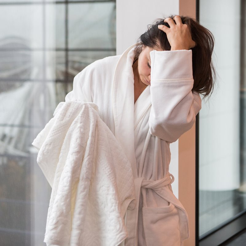 Prestige badrock velour med sjalkrage