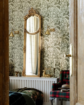 Mind the Gap Tyrol Garten Tapet