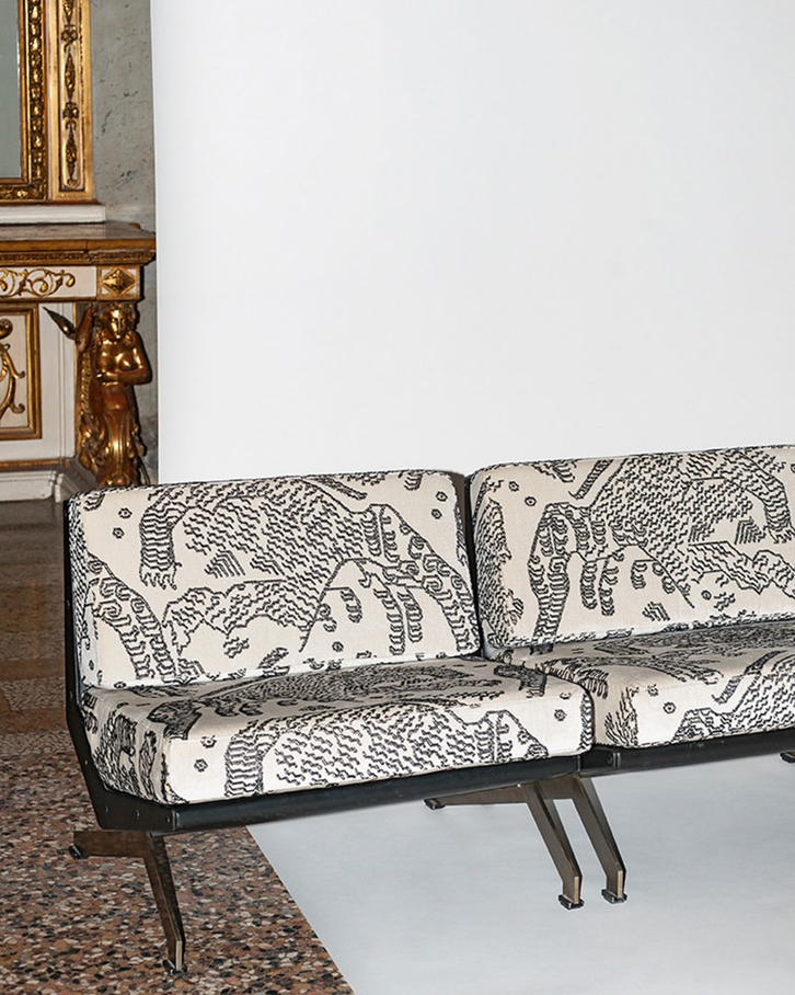 Dedar Tiger Mountain, graphite Tyg