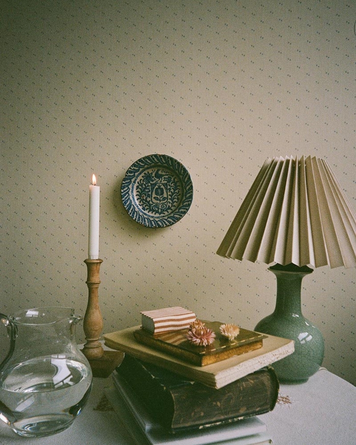 Helene Blanche Painted Thread, Porcelain Tapet
