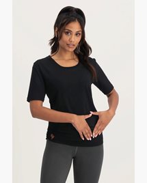 Yogatopp Kami Yoga Tee, Onyx Black - Urban Goddess