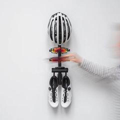 Rack D . Shoes + 2x Glasses + Helmet + Tray Natural Oak