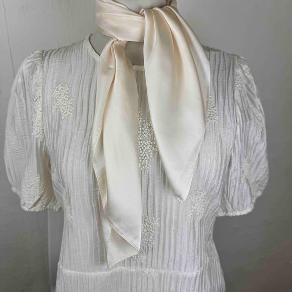 Enfärgad scarf