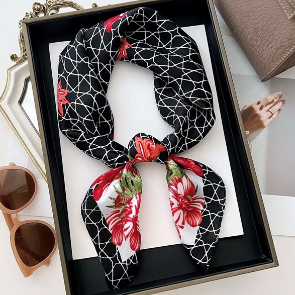 Scarf blommigt