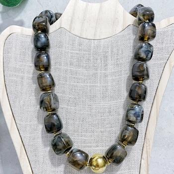 Halsband
