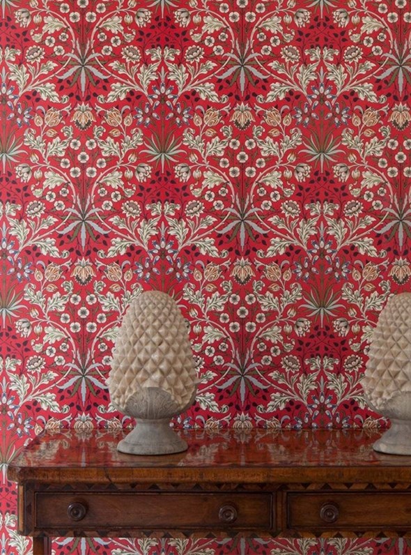 House of Hackney Hyacinth, Scarlet Red Tapet