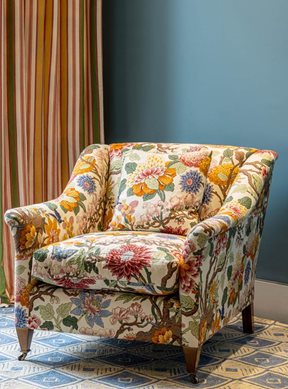 GP & J Baker Little Magnolia Tyg