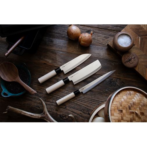 Satake Houcho med nakiri, sashimi & santoku i balsabox