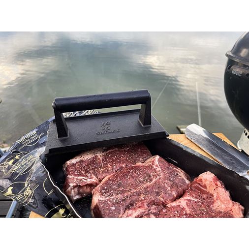 Satake Outdoor Grillpress i gjutjärn med trähandtag