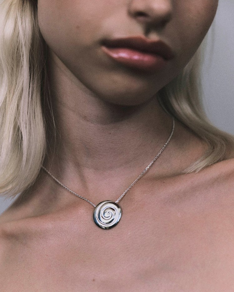 Uzu Mid Necklace Silver