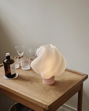Crème Atelier Soft Serve Table Lamp Regular Wild Strawberry